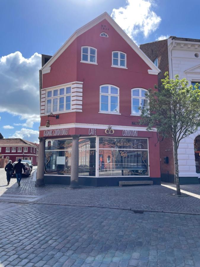 Cafe Sallys Bed And Breakfast リーベ エクステリア 写真